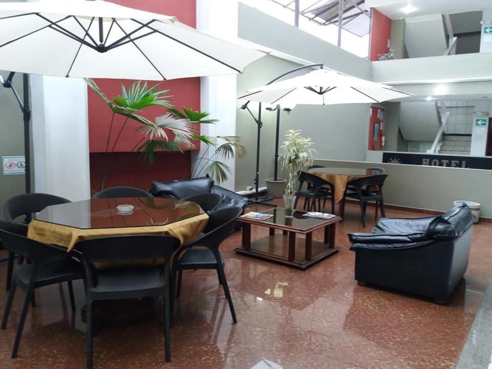 Hotel Puerta Del Sol Санто-Доминго-де-лос-Колорадос Экстерьер фото